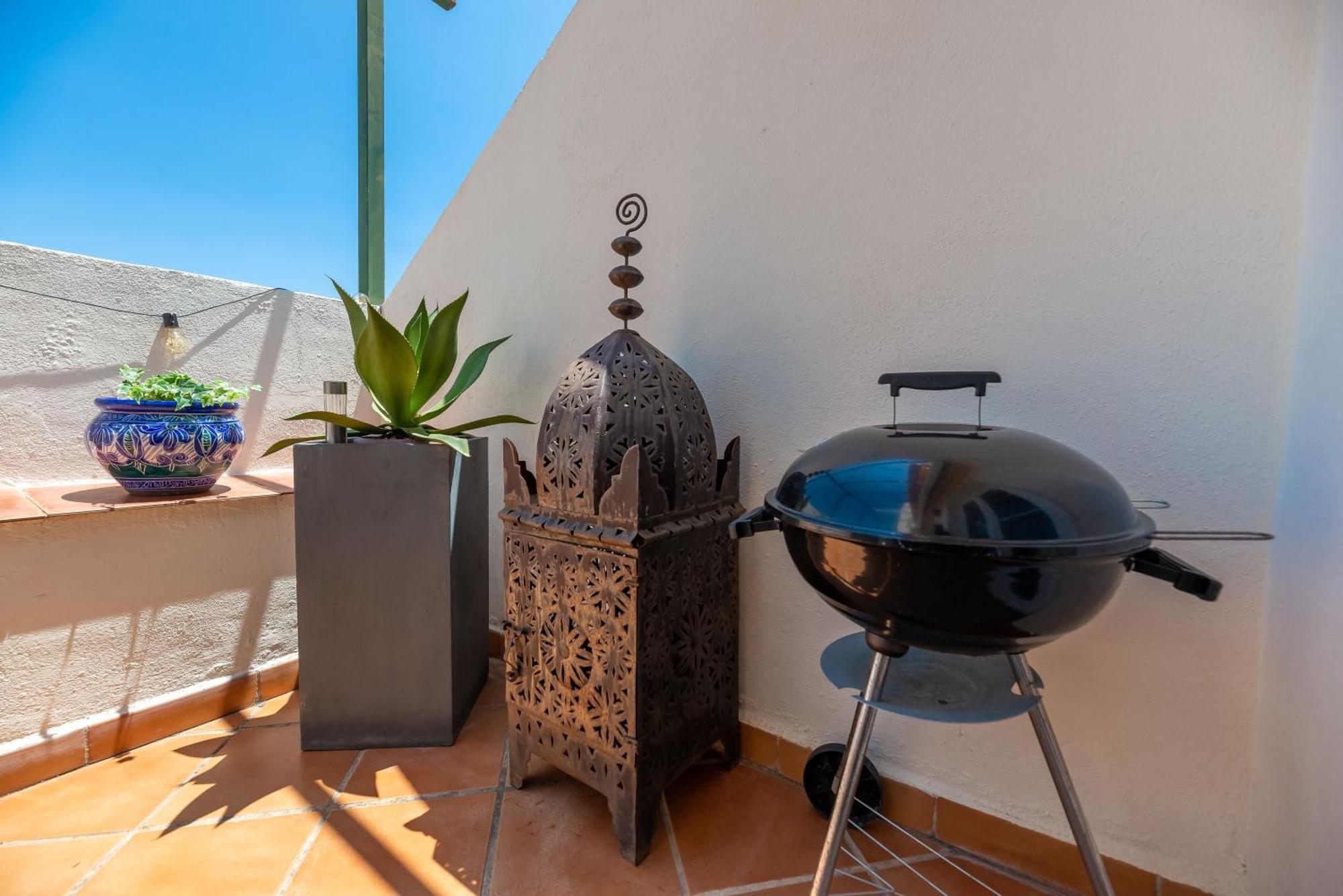 Appartement Elegant 2 Bdrm Penthouse With Bbq And Pools *
