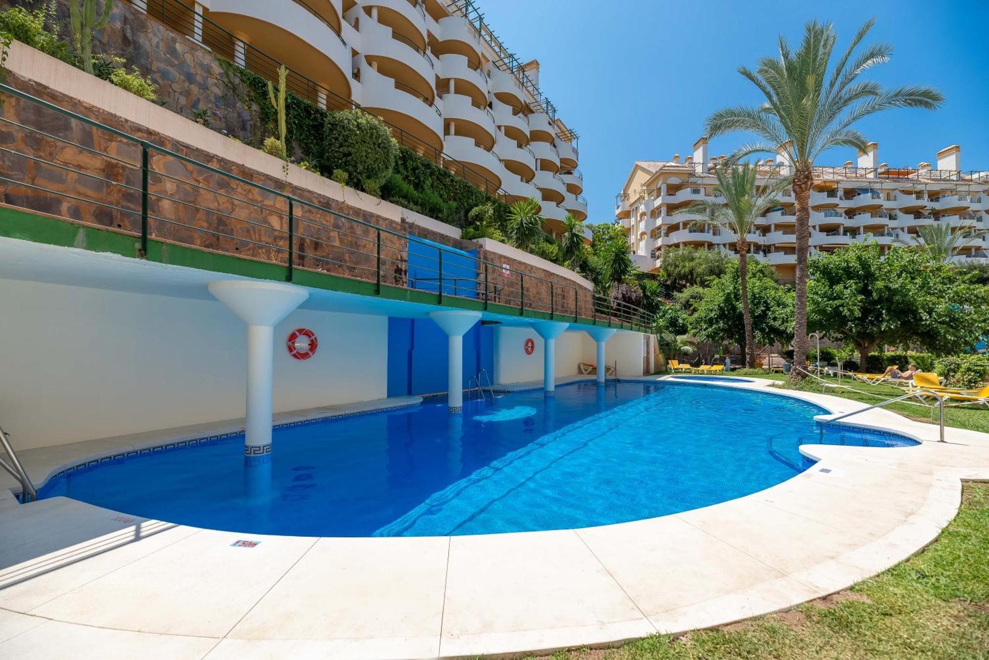 Elegant 2 Bdrm Penthouse With Bbq And Pools Appartement *
