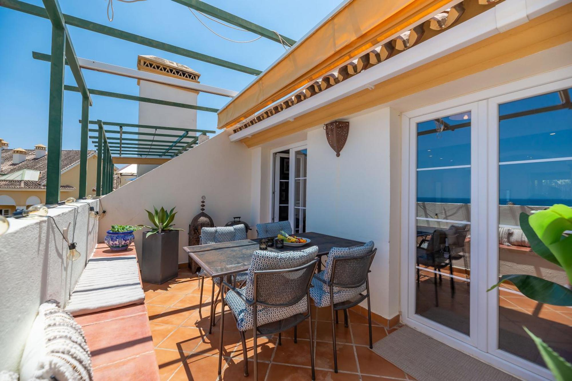 Lägenhet Elegant 2 Bdrm Penthouse With Bbq And Pools *