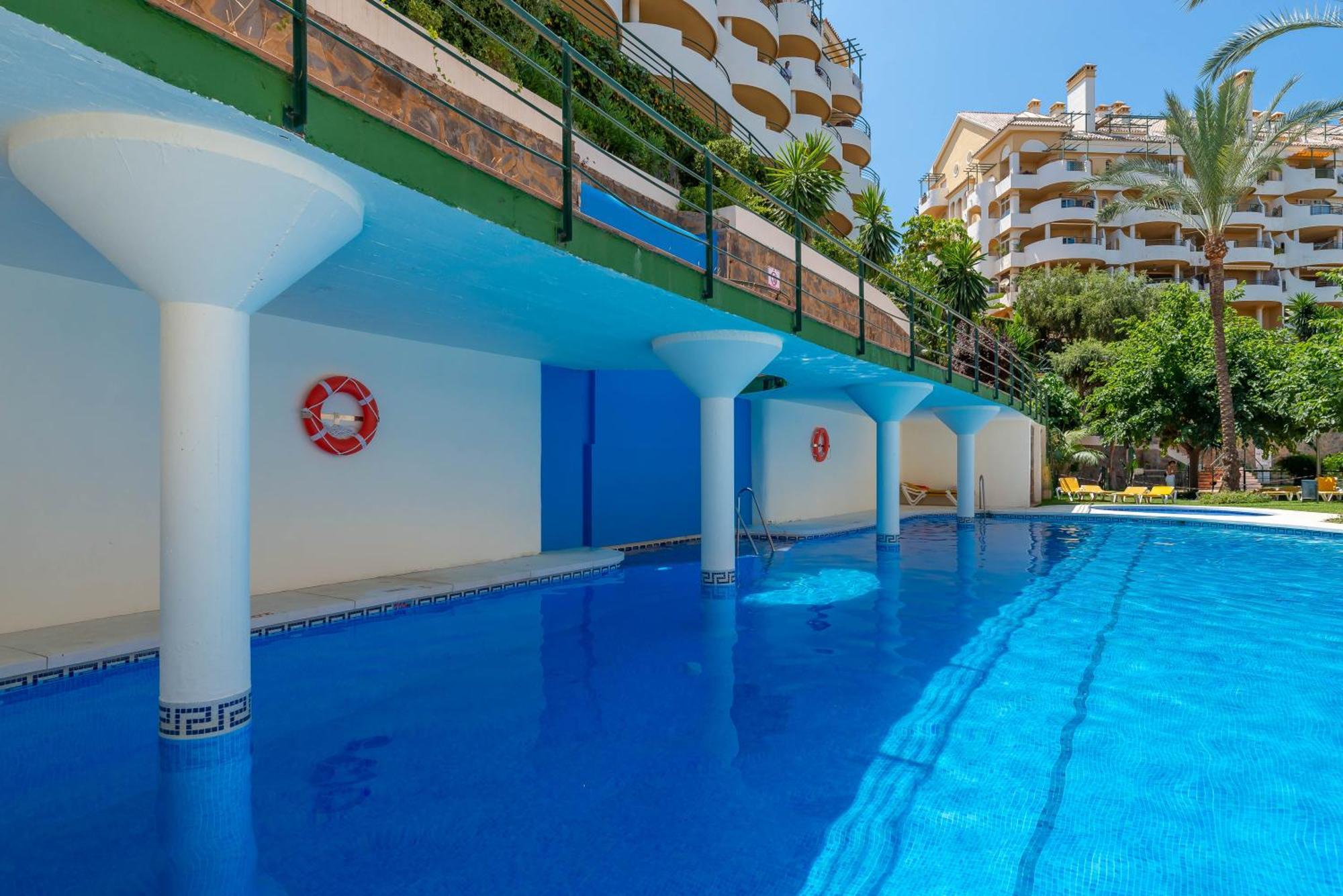 Elegant 2 Bdrm Penthouse With Bbq And Pools Marbellac